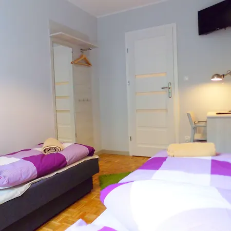 Laciarska Hostel *